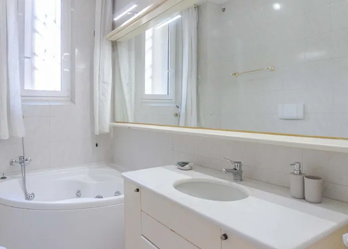 Easytopstay - Borghese Large Apartment